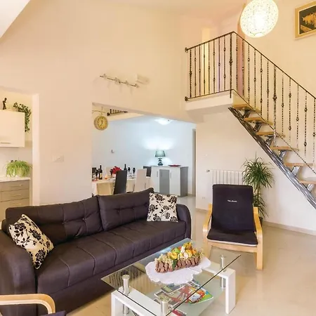 Cozy In Frkeci With Outdoor Swimming Pool Holiday home *