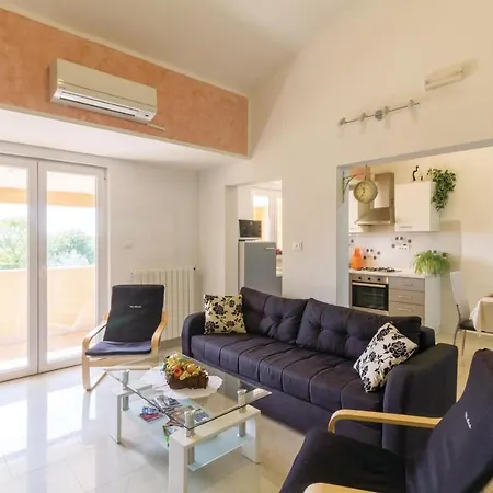 Cozy In Frkeci With Outdoor Swimming Pool Holiday home *
